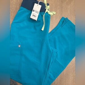 Figs Kade High-Waisted Cargo Scrub Pants